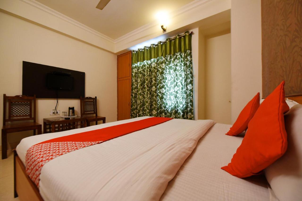 Hotel Oyo C M Regency Divisione di Divisione di Jaipur Esterno foto