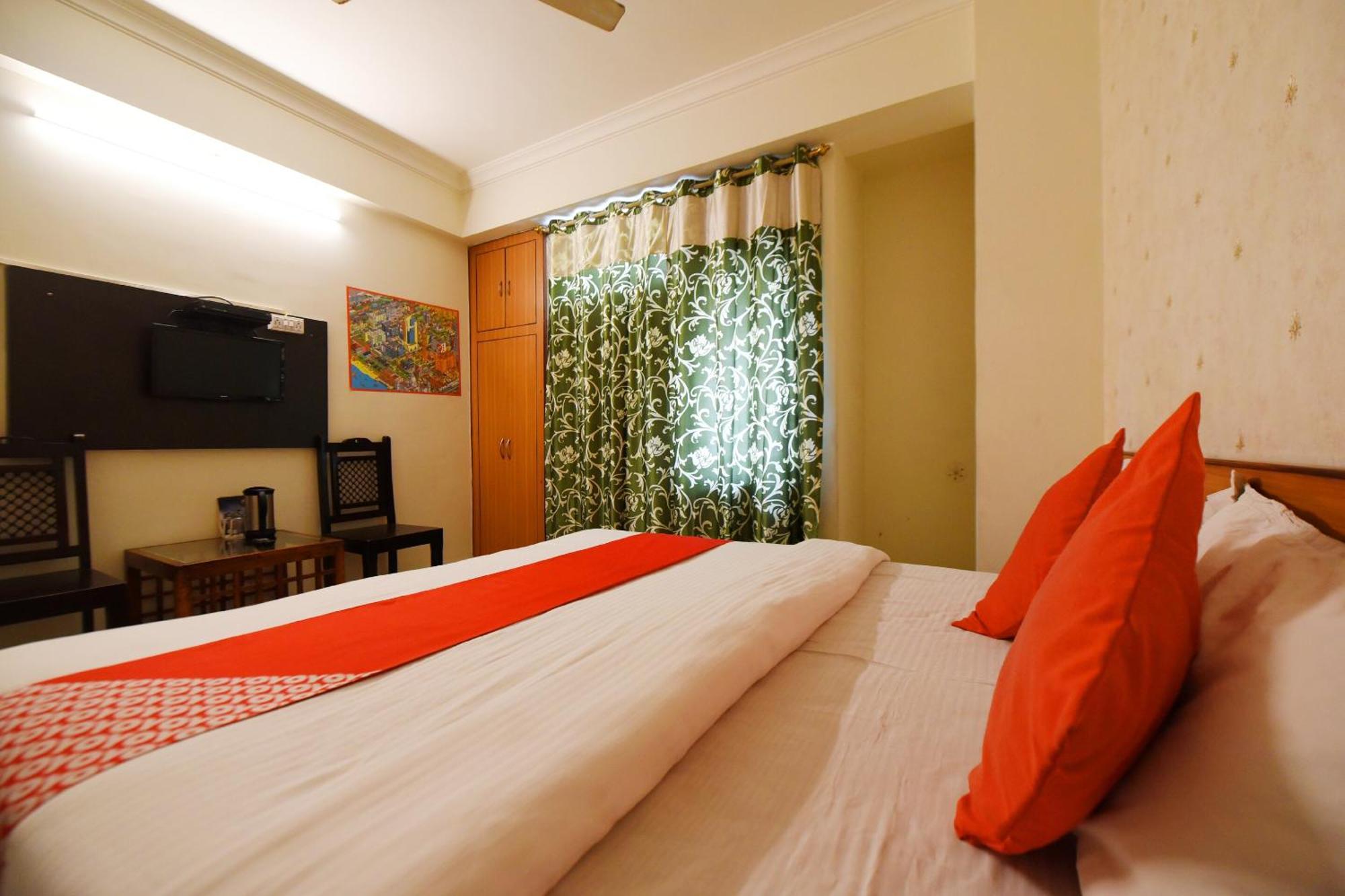 Hotel Oyo C M Regency Divisione di Divisione di Jaipur Esterno foto